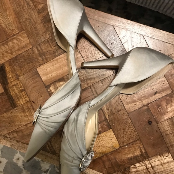 Ralph Lauren silver satin heels with diamond accent - Picture 4 of 5